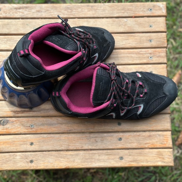 Waterproof Hiking Shoes - Picture 5 of 5